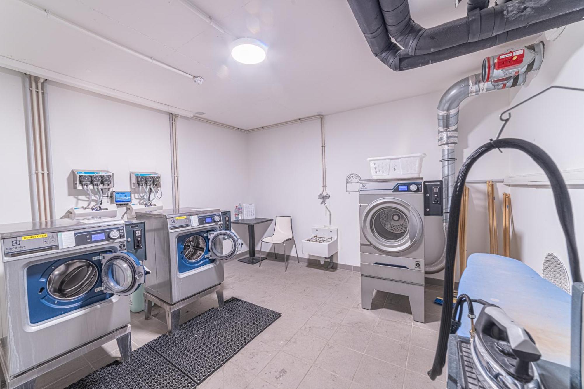 Montempo Apparthotel Bordeaux Centre - Bassins A Flot Экстерьер фото